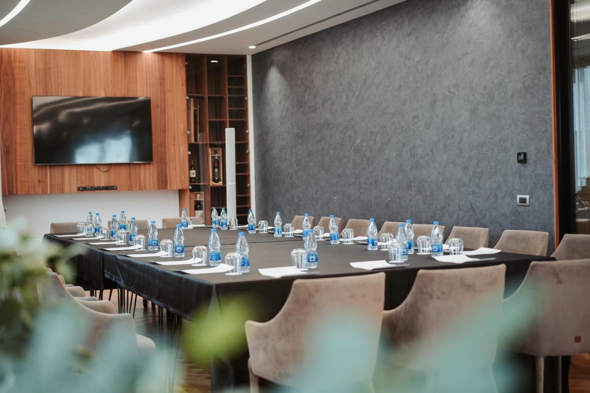 טיראנה Marinaj Hotel & Spa מראה חיצוני תמונה